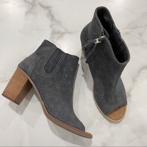 Toms Majorca Peep Toe Bootie Dark Grey Suede Embossed Size 11